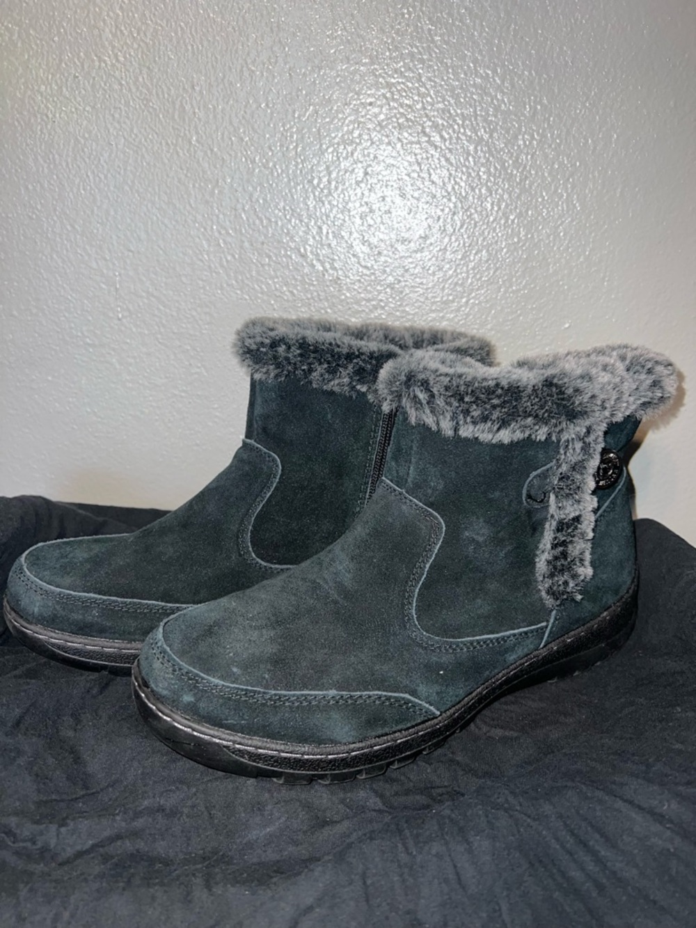 Women's Khombu Black Suede Faux-Fur Ankle Boots
